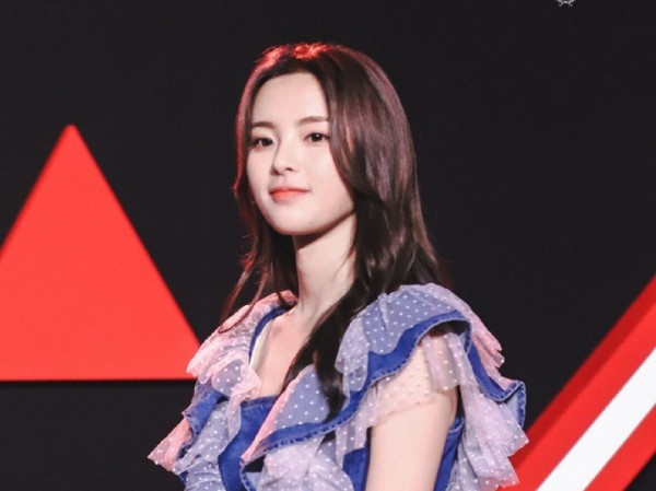 Khó tính như cư dân mạng, Dương Siêu Việt mặc váy giá rẻ cũng bị chê Khó tính như cư dân mạng, Dương Siêu Việt mặc váy giá rẻ cũng bị chê