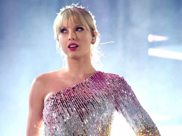 Mọi người đã bình tĩnh chưa? Taylor Swift “nhá hàng” MV mới với sự góp mặt “cả Hollywood” Mọi người đã bình tĩnh chưa? Taylor Swift “nhá hàng” MV mới với sự góp mặt “cả Hollywood”