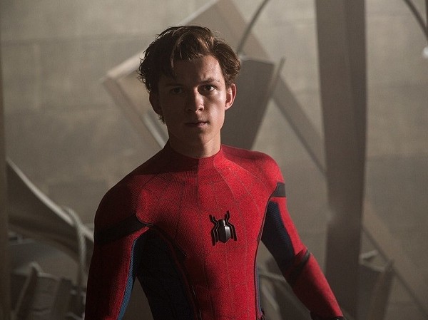 “Spider-man: Far From Home”: Spider-man là siêu anh hùng, nhưng Peter Parker vẫn chỉ là thiếu niên 16 tuổi “Spider-man: Far From Home”: Spider-man là siêu anh hùng, nhưng Peter Parker vẫn chỉ là thiếu niên 16 tuổi