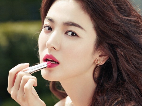 Dùng mỹ phẩm sang xịn đến mấy mà make-up sai cách cũng sẽ thành thảm họa Dùng mỹ phẩm sang xịn đến mấy mà make-up sai cách cũng sẽ thành thảm họa