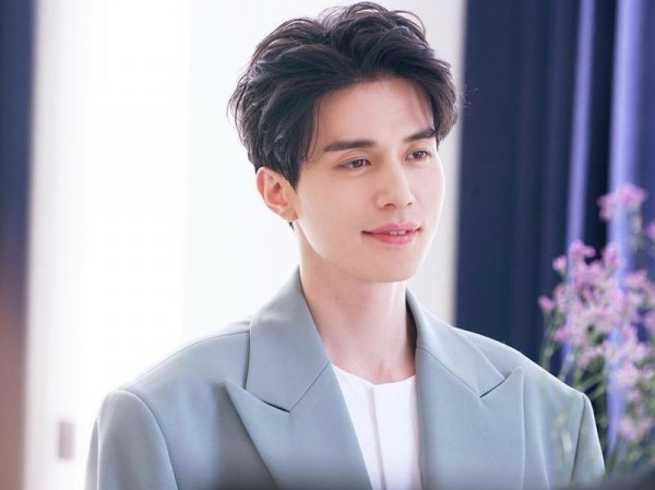 Đây là lý do sau “Produce X 101”, Lee Dong Wook đã thành “chàng host quốc dân” Đây là lý do sau “Produce X 101”, Lee Dong Wook đã thành “chàng host quốc dân”
