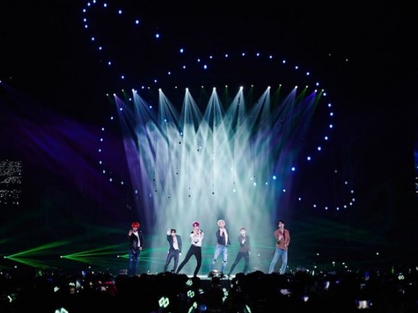 Đây chính là hai khách mời khiến fan không ngừng hú hét trong concert mới của EXO Đây chính là hai khách mời khiến fan không ngừng hú hét trong concert mới của EXO