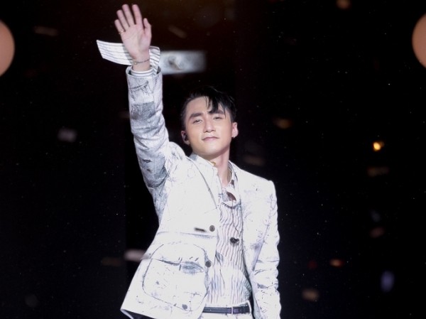 Sơn Tùng M-TP khiến fan ngất ngây với Sơn Tùng M-TP khiến fan ngất ngây với "hẹn ước" siêu ngọt ngào năm 30 tuổi