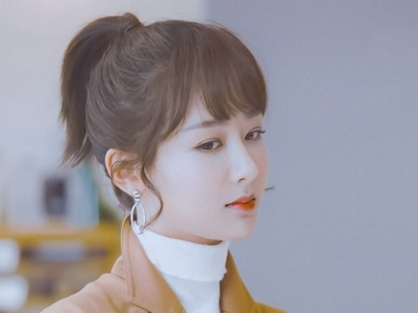 Lần đầu được làm tổng tài trên phim, Dương Tử gặp ngay lỗi trang điểm Lần đầu được làm tổng tài trên phim, Dương Tử gặp ngay lỗi trang điểm