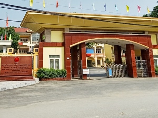 Khiển trách 9 đảng viên “nói tránh” để con được nâng điểm thi ở Hòa Bình Khiển trách 9 đảng viên “nói tránh” để con được nâng điểm thi ở Hòa Bình