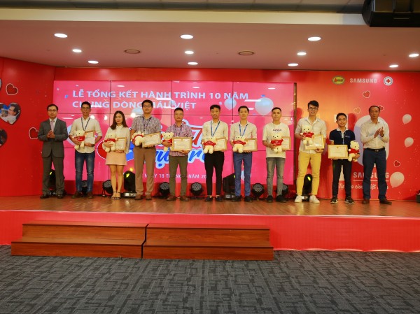 Hơn 19.000 đơn vị máu đã được hiến tặng trong chương trình Hơn 19.000 đơn vị máu đã được hiến tặng trong chương trình "Chung dòng máu Việt 2019"