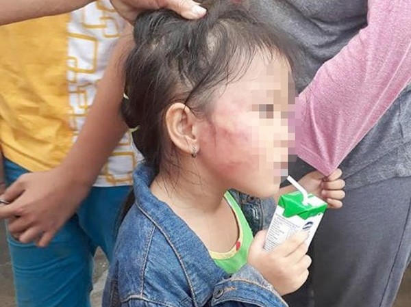 Cùng tuyên truyền, nâng cao nhận thức giáo dục và bảo vệ trẻ em cho cộng đồng Cùng tuyên truyền, nâng cao nhận thức giáo dục và bảo vệ trẻ em cho cộng đồng