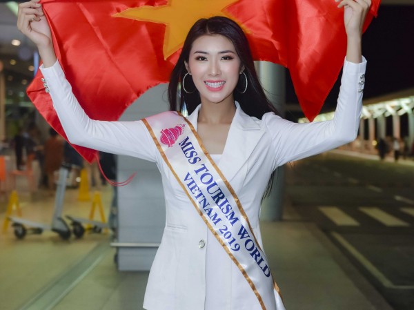 Tường Vy được cấp phép đại diện Việt Nam đi thi Tường Vy được cấp phép đại diện Việt Nam đi thi "Miss Tourism World 2019"