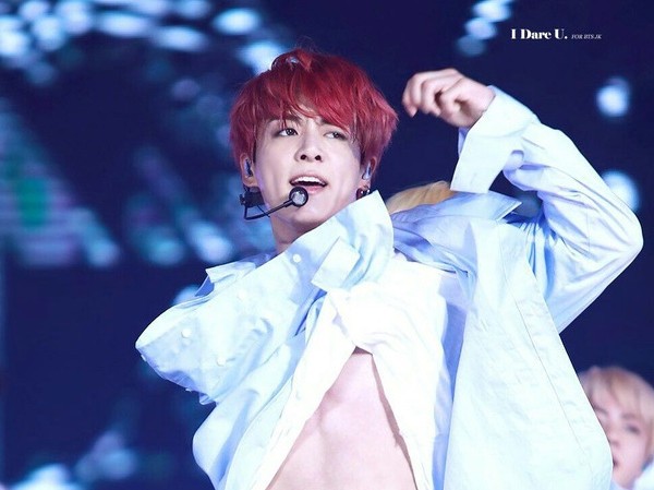 Đâu chỉ có các nữ idol, mà Jungkook (BTS) cũng có vòng eo khiến fan trầm trồ Đâu chỉ có các nữ idol, mà Jungkook (BTS) cũng có vòng eo khiến fan trầm trồ