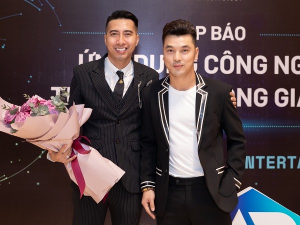 Công nghệ mới giống nhóm BTS mà Only C - Lou Hoàng tiên phong khai thác ở Việt Nam là gì? Công nghệ mới giống nhóm BTS mà Only C - Lou Hoàng tiên phong khai thác ở Việt Nam là gì?
