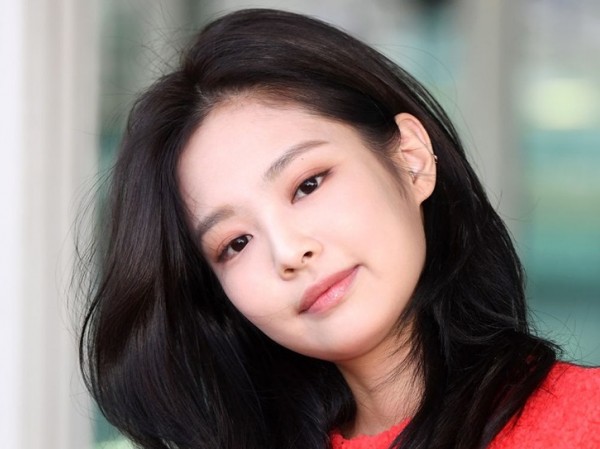 Jennie gây bão với kiểu tóc mới trẻ trung và đẹp như đang quảng cáo dầu gội Jennie gây bão với kiểu tóc mới trẻ trung và đẹp như đang quảng cáo dầu gội