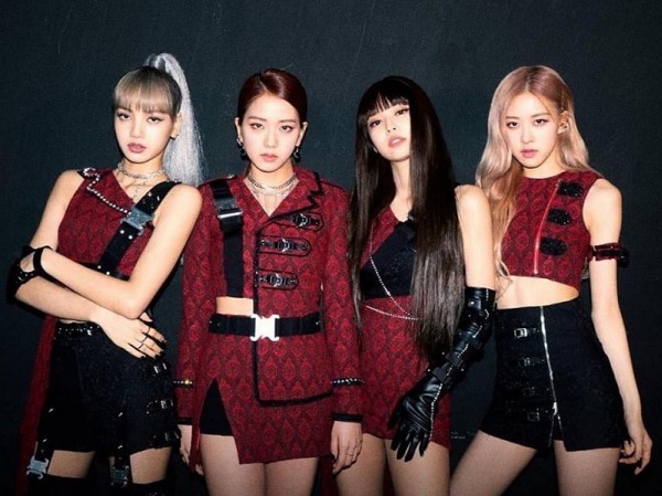 Còn gì éo le hơn khi Black Pink quảng cáo Samsung nhưng chỉ thích dùng iPhone? Còn gì éo le hơn khi Black Pink quảng cáo Samsung nhưng chỉ thích dùng iPhone?