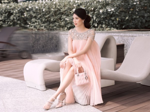 Lan Khuê vẫn khoe thần thái tươi tắn, tự tin diện đầm dự sự kiện dù đang mang thai Lan Khuê vẫn khoe thần thái tươi tắn, tự tin diện đầm dự sự kiện dù đang mang thai