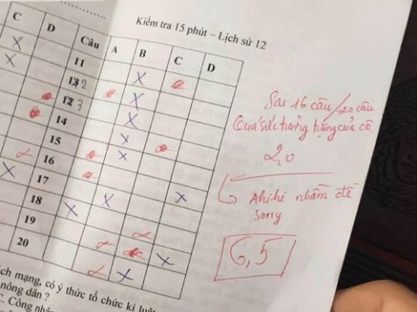 Chấm nhầm đề cho học sinh, cô giáo đáng phê một câu khiến ai cũng cười ngất: Chấm nhầm đề cho học sinh, cô giáo đáng phê một câu khiến ai cũng cười ngất: "Ahihi nhầm đề"