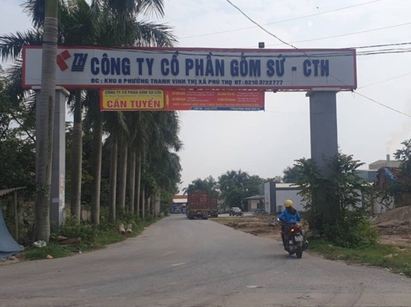 Vụ ô nhiễm nước sạch sông Đà: Triệu tập con gái Chủ tịch Cty gốm sứ Thanh Hà Vụ ô nhiễm nước sạch sông Đà: Triệu tập con gái Chủ tịch Cty gốm sứ Thanh Hà