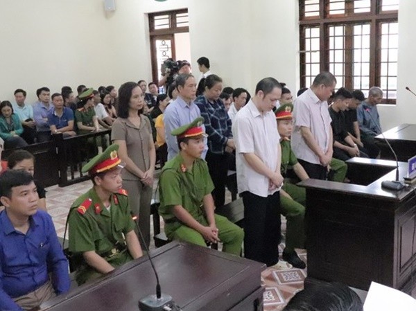 Xem xét kỷ luật vợ Chủ tịch tỉnh Hà Giang vì nhắn tin nhờ nâng điểm cho cháu Xem xét kỷ luật vợ Chủ tịch tỉnh Hà Giang vì nhắn tin nhờ nâng điểm cho cháu