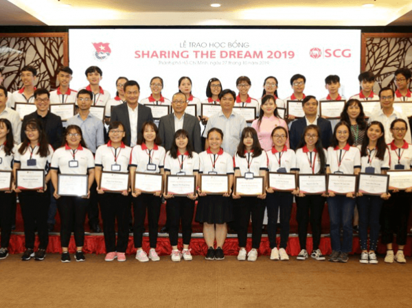 Học bổng Sharing The Dream chắp cánh ước mơ, hỗ trợ sinh viên suốt thời gian Đại học Học bổng Sharing The Dream chắp cánh ước mơ, hỗ trợ sinh viên suốt thời gian Đại học