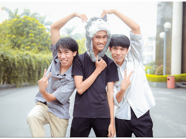 Đối thoại cùng 1977 Vlog: Ba anh chàng đứng sau nút vàng Youtube chỉ với 4 video Đối thoại cùng 1977 Vlog: Ba anh chàng đứng sau nút vàng Youtube chỉ với 4 video