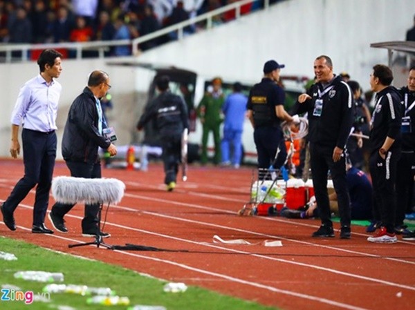 Liên đoàn bóng đá châu Á AFC cần phạt nặng các hành động thiếu tôn trọng Liên đoàn bóng đá châu Á AFC cần phạt nặng các hành động thiếu tôn trọng