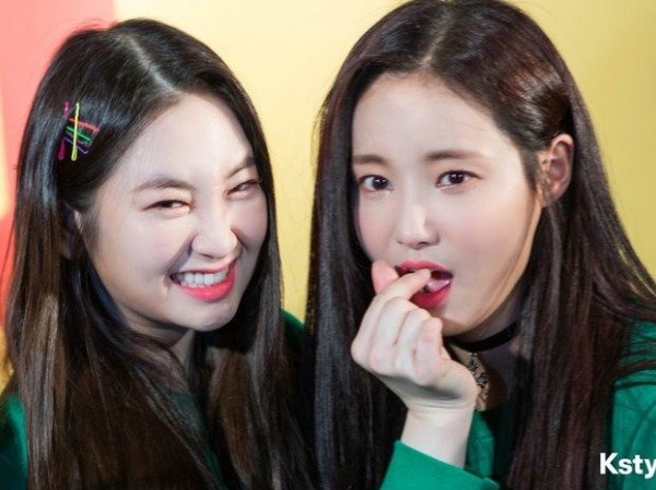 Momoland đối mặt với tương lai bất ổn khi Yeonwoo và Taeha bất ngờ rời nhóm Momoland đối mặt với tương lai bất ổn khi Yeonwoo và Taeha bất ngờ rời nhóm