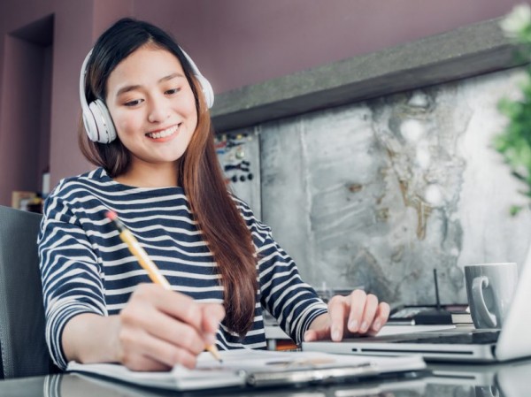 Ba cung hoàng đạo này đúng là những con ong chăm chỉ trong việc học hành Ba cung hoàng đạo này đúng là những con ong chăm chỉ trong việc học hành