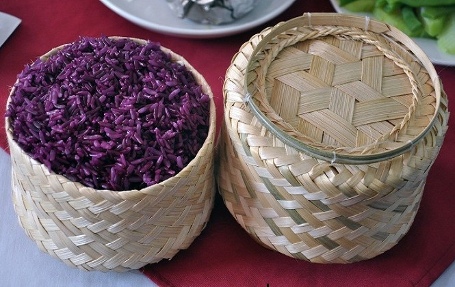 Thắm sắc xôi màu Thắm sắc xôi màu