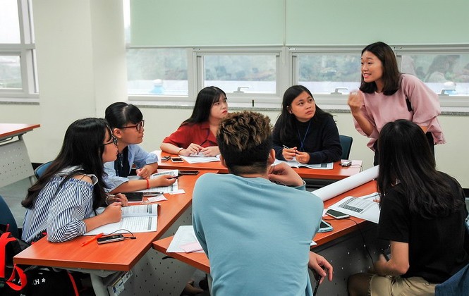 Phải chăng một số trường đại học đang tự trói trong bài toán phát triển? Phải chăng một số trường đại học đang tự trói trong bài toán phát triển?