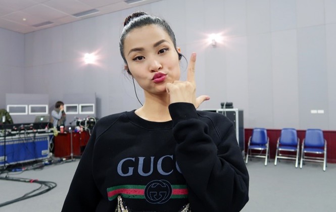 Chuẩn bị cho liveshow 40.000 khán giả, Đông Nhi ráo riết tập luyện cùng nhạc sĩ Hồ Hoài Anh Chuẩn bị cho liveshow 40.000 khán giả, Đông Nhi ráo riết tập luyện cùng nhạc sĩ Hồ Hoài Anh