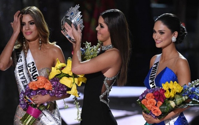 Miss Universe 2018: Khổ thân MC Steve Harvey, lại bị trêu vì Miss Universe 2018: Khổ thân MC Steve Harvey, lại bị trêu vì "phốt" xướng tên nhầm Hoa hậu