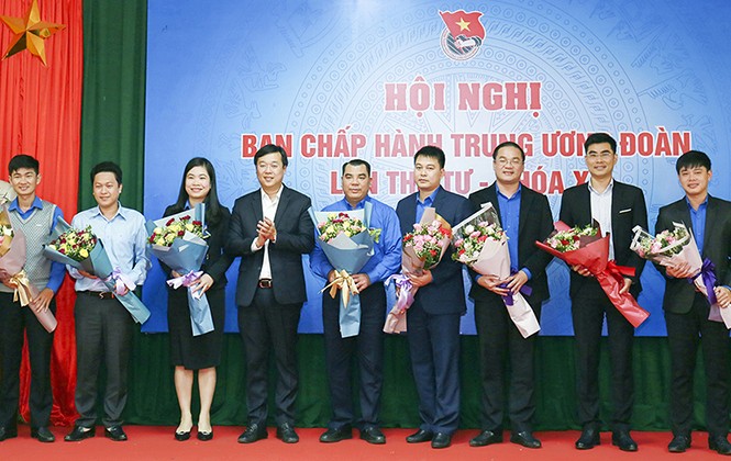 Bẩu bổ sung 3 Uỷ viên Thường vụ và 7 Uỷ viên BCH Trung ương Đoàn Bẩu bổ sung 3 Uỷ viên Thường vụ và 7 Uỷ viên BCH Trung ương Đoàn
