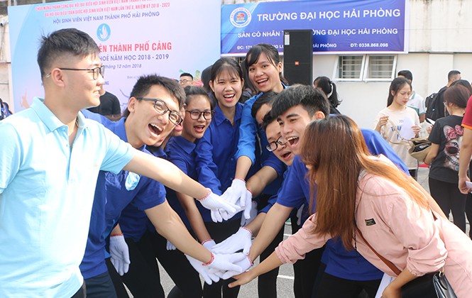 Sinh viên thành phố cảng tranh tài thể thao Sinh viên thành phố cảng tranh tài thể thao
