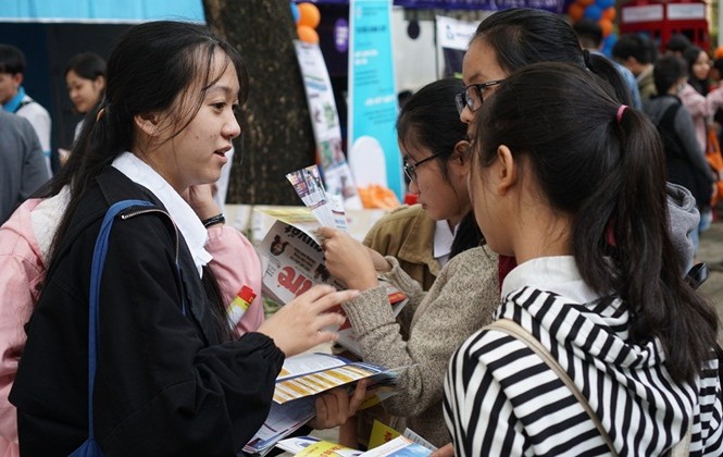 Sôi nổi ngày hội Tư vấn tuyển sinh - Hướng nghiệp 2019 Sôi nổi ngày hội Tư vấn tuyển sinh - Hướng nghiệp 2019