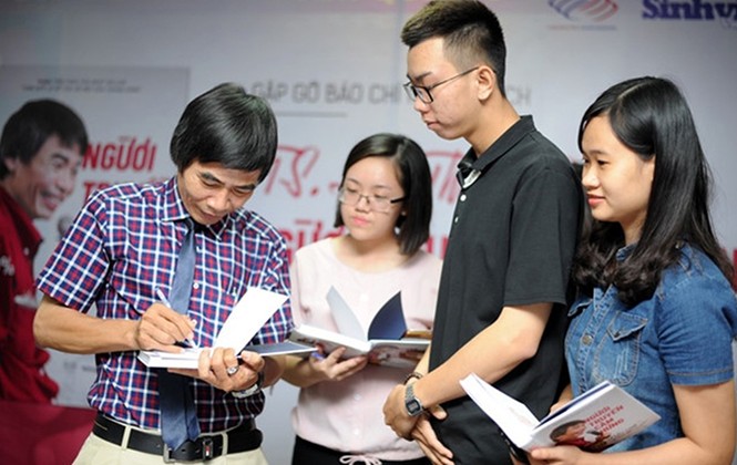 Chém gió vỉa hè cực chất giữa TS Lê Thẩm Dương với Sinh viên Chém gió vỉa hè cực chất giữa TS Lê Thẩm Dương với Sinh viên