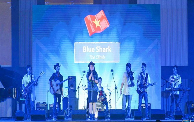 Những Những "chú cá mập xanh"