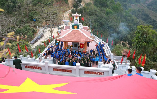 Tháng Ba, trở lại Tri ân người dân tại mặt trận Vị Xuyên Tháng Ba, trở lại Tri ân người dân tại mặt trận Vị Xuyên