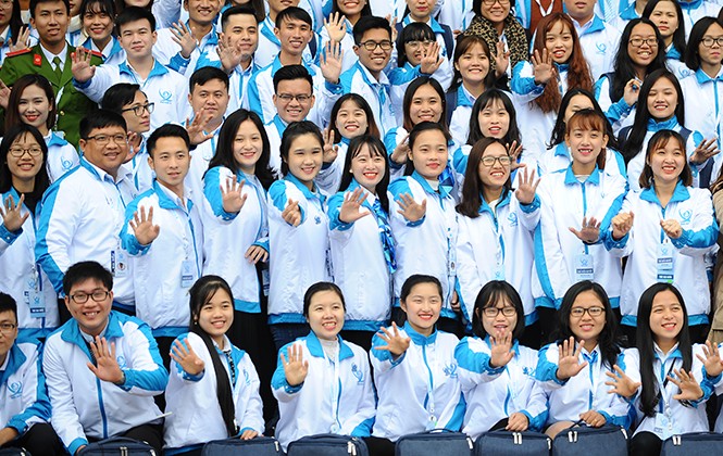 Bí thư thứ nhất Trung ương Đoàn Lê Quốc Phong đối thoại trực tuyến với thanh thiếu nhi Bí thư thứ nhất Trung ương Đoàn Lê Quốc Phong đối thoại trực tuyến với thanh thiếu nhi