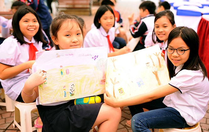 Thiếu nhi thi vẽ tranh Thiếu nhi thi vẽ tranh "Vì một Việt Nam xanh"