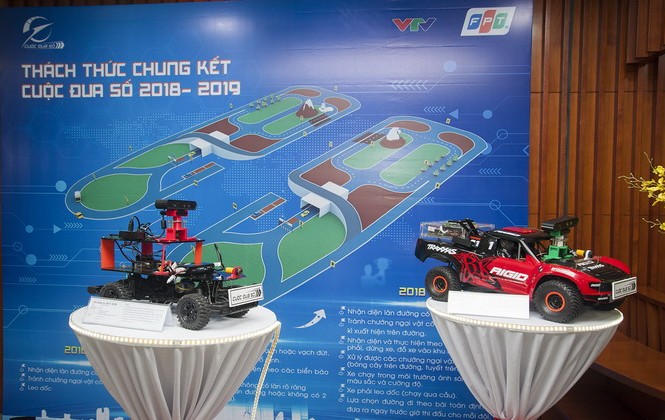 Sinh viên Việt Nam tranh tài cùng sinh viên Anh, Nga trong CK cuộc đua xe tự hành quốc tế Sinh viên Việt Nam tranh tài cùng sinh viên Anh, Nga trong CK cuộc đua xe tự hành quốc tế
