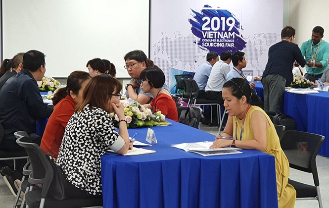 Samsung sẵn sàng hỗ trợ doanh nghiệp tham gia vào chuỗi cung ứng tại Việt Nam Samsung sẵn sàng hỗ trợ doanh nghiệp tham gia vào chuỗi cung ứng tại Việt Nam