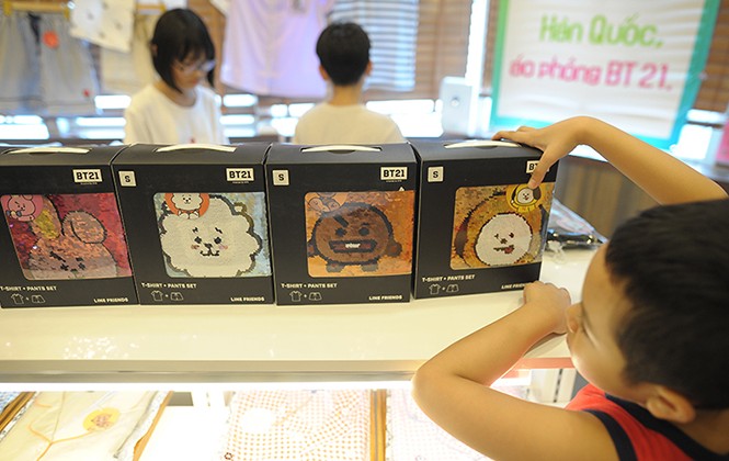 Tặng 5000 áo phông có hình nhân vật nhóm nhạc BTS (Hàn Quốc) Tặng 5000 áo phông có hình nhân vật nhóm nhạc BTS (Hàn Quốc)