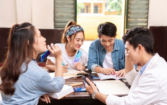 Khoe vẻ đẹp lung linh ngày tựu trường chỉ sau một cú chạm Khoe vẻ đẹp lung linh ngày tựu trường chỉ sau một cú chạm