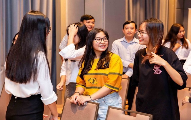Sinh viên thảo luận về “Tương lai của tiền tệ và ngành kiểm toán” Sinh viên thảo luận về “Tương lai của tiền tệ và ngành kiểm toán”
