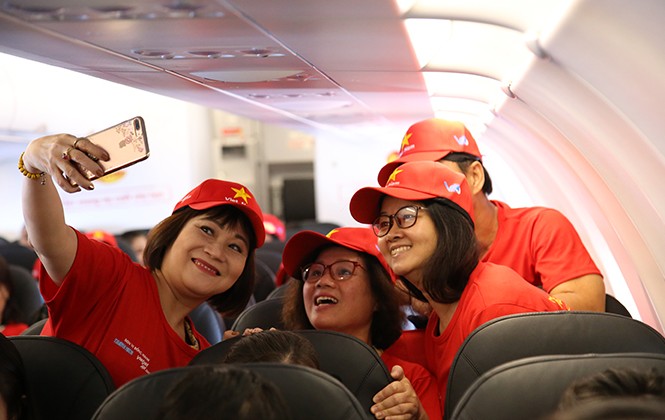 Cùng trải nguyện trên chuyến bay “Tôi yêu Tổ quốc tôi” Cùng trải nguyện trên chuyến bay “Tôi yêu Tổ quốc tôi”