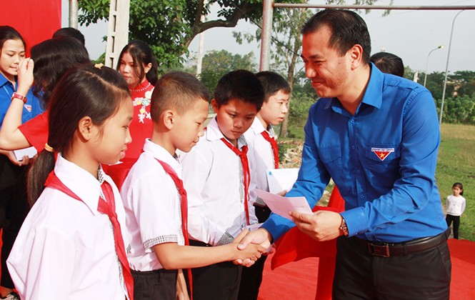 Hành trình Tôi yêu Tổ quốc tôi đến Nghệ An Hành trình Tôi yêu Tổ quốc tôi đến Nghệ An