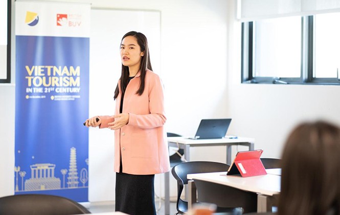 Những chủ đề nóng trong Tọa đàm quốc tế về du lịch Việt Nam trong thế kỷ 21 Những chủ đề nóng trong Tọa đàm quốc tế về du lịch Việt Nam trong thế kỷ 21