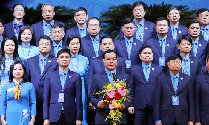 Ông Nguyễn Đình Khang được bầu giữ chức Chủ tịch Tổng LĐLĐ Việt Nam khóa XIII