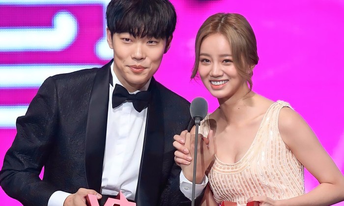 7 năm Ryu Jun Yeol yêu Hyeri trước khi nhanh chóng có người tình mới