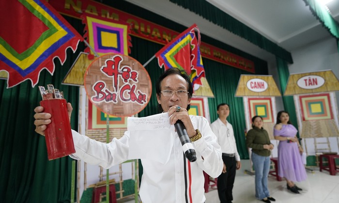 Nghệ nhân luyện bài chòi xứ Nẫu cho đêm khai mạc Tuần lễ Văn hóa - Du lịch Phú Yên năm 2024