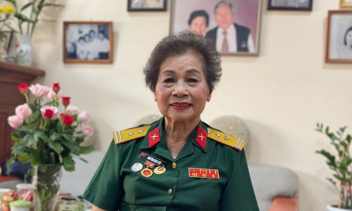 Cô văn công ở chiến dịch Điện Biên Phủ: 'Tôi chứng kiến xe chở tướng Đờ Cát phút bại trận'