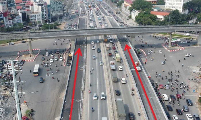 Phương tiện đi lại thế nào khi hai cầu vượt thép Mai Dịch thông xe?